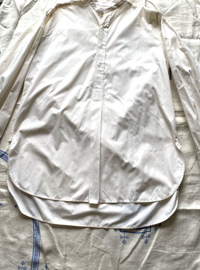 40-50's Rochester Cream White Pullover Collar-less